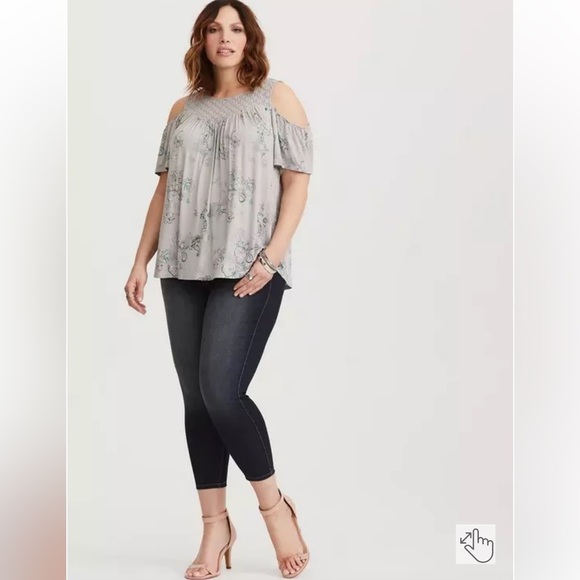 TORRID 0 0X XL Gray Supersoft Knit Floral Top Eyelet Accent R $39 - Picture 2 of 13